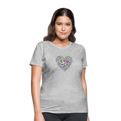 Mom With Heart Women's T-Shirt - heather gray